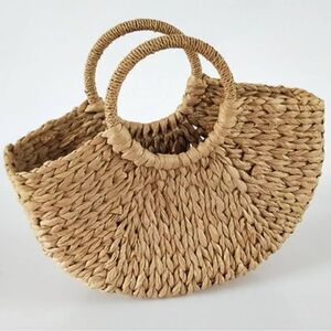 Elegant Natural Straw Tote Bag